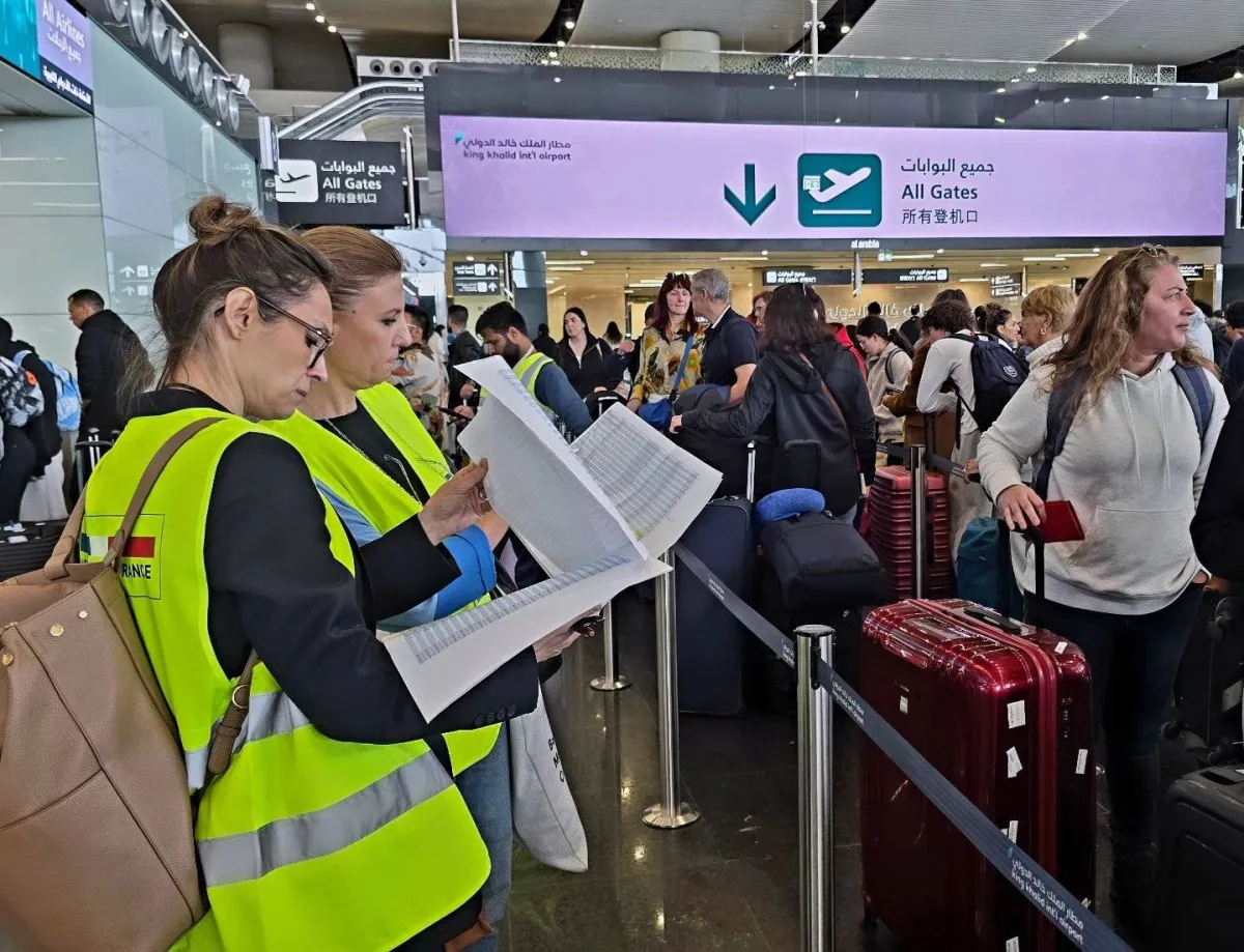 السعودية تسهل عودة فرنسيين من الخليج في عملية إجلاء