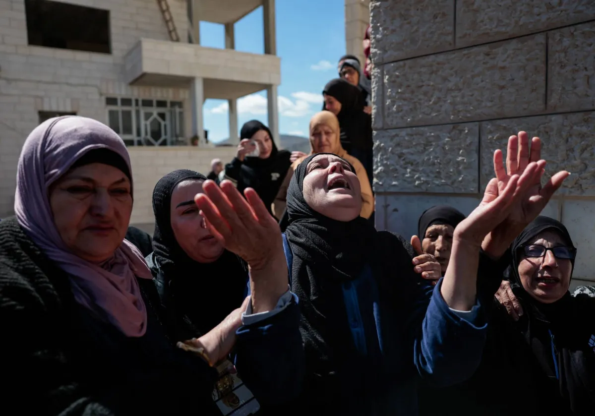 فاجعة في الضفة الغربية مقتل عائلة بنيران اسرائيلية