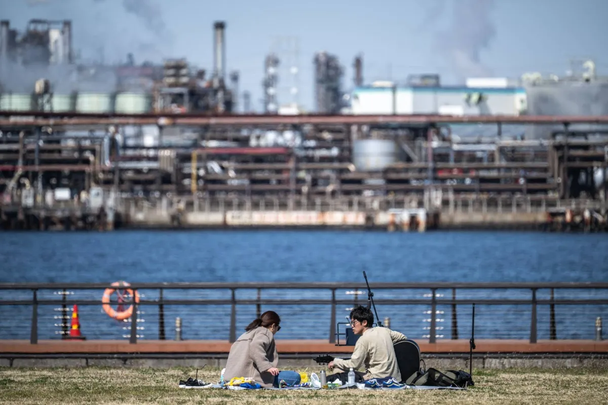 تذبذب اسعار النفط وسط ترقب الاسواق لتطورات الامدادات