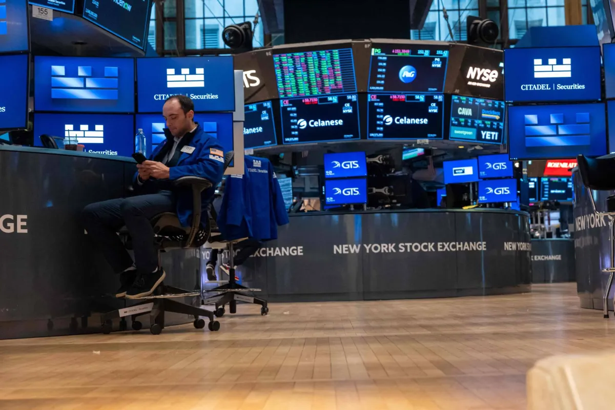 الذكاء الاصطناعي يرفع اسهم التكنولوجيا الامريكية وسط ترقب لقرار الفيدرالي