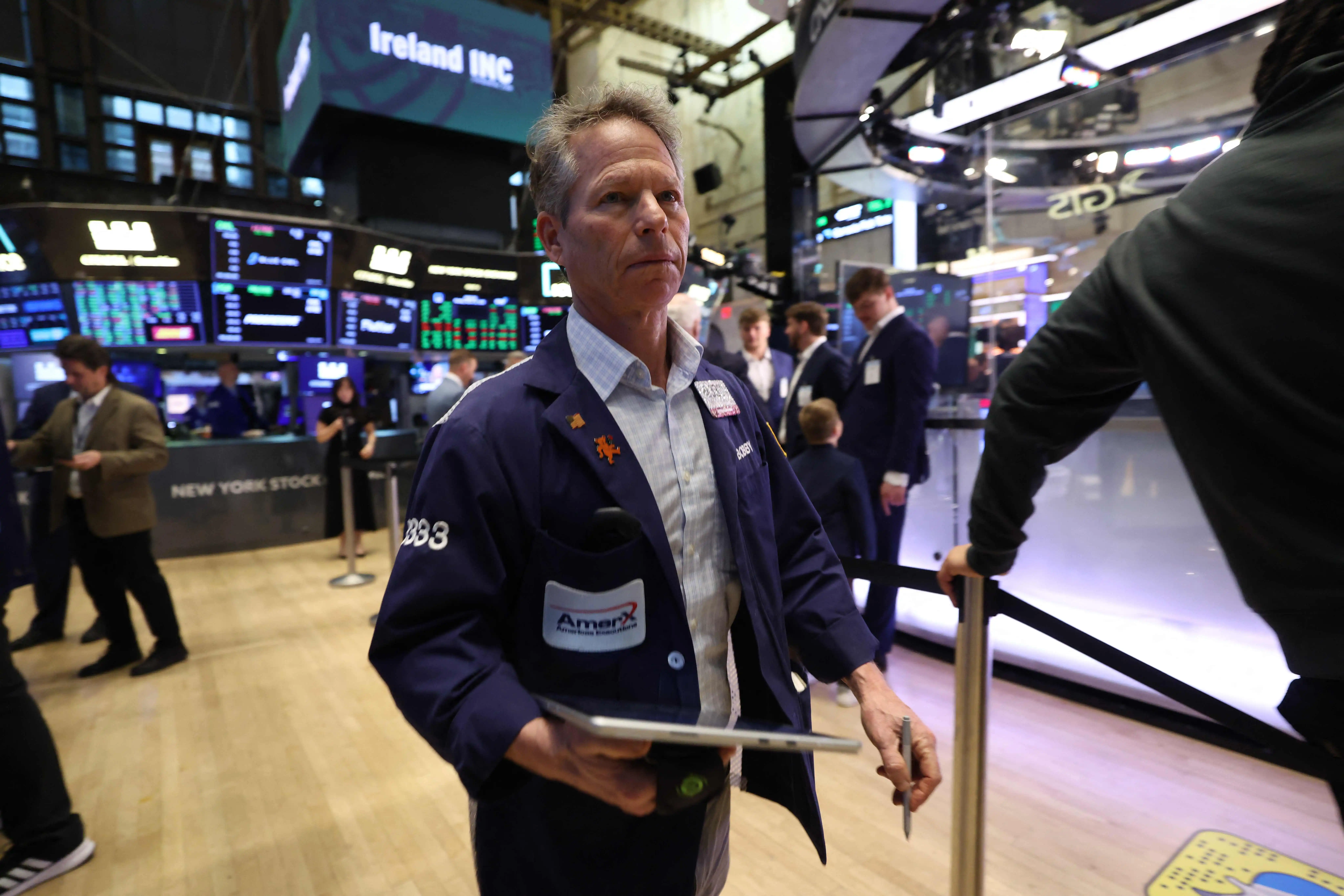 وول ستريت تستعيد عافيتها بفضل التكنولوجيا وتراجع اسعار النفط