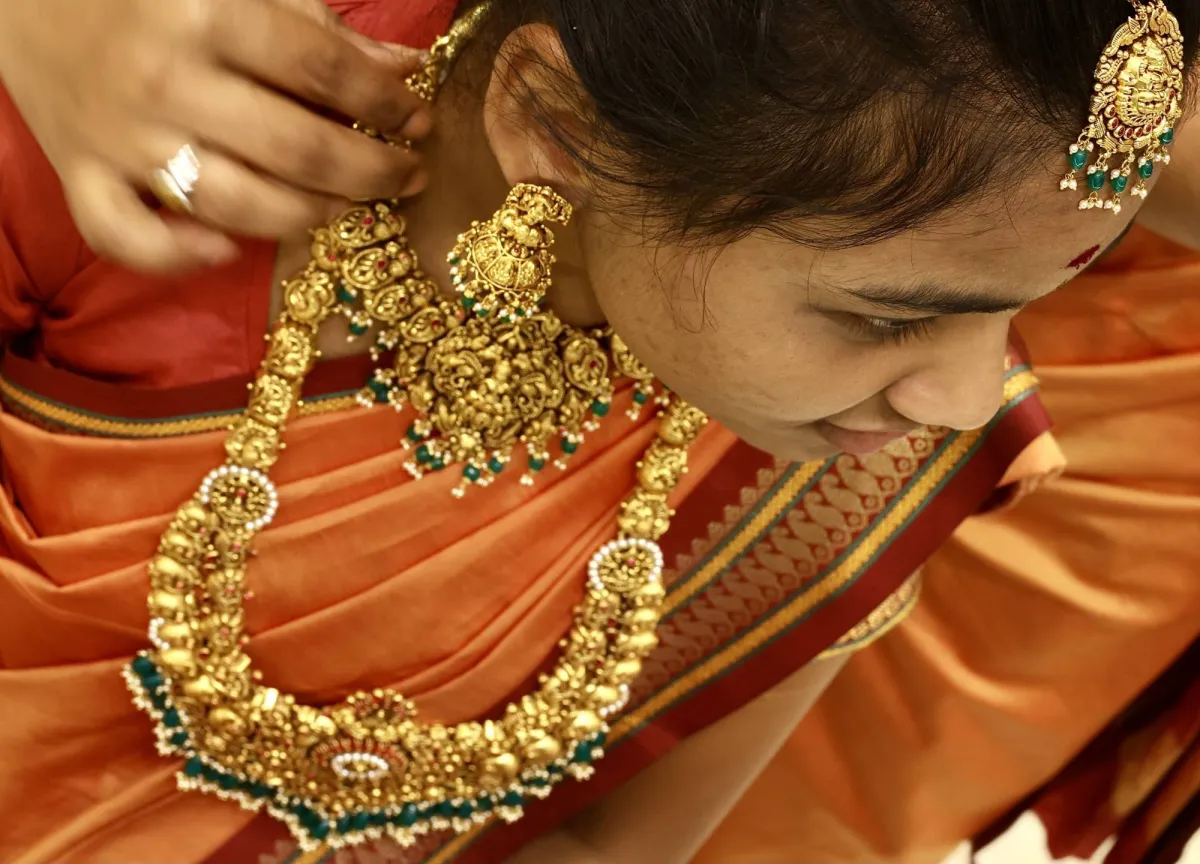 الذهب يتأهب لقرارات البنوك المركزية وسط ترقب الأسواق