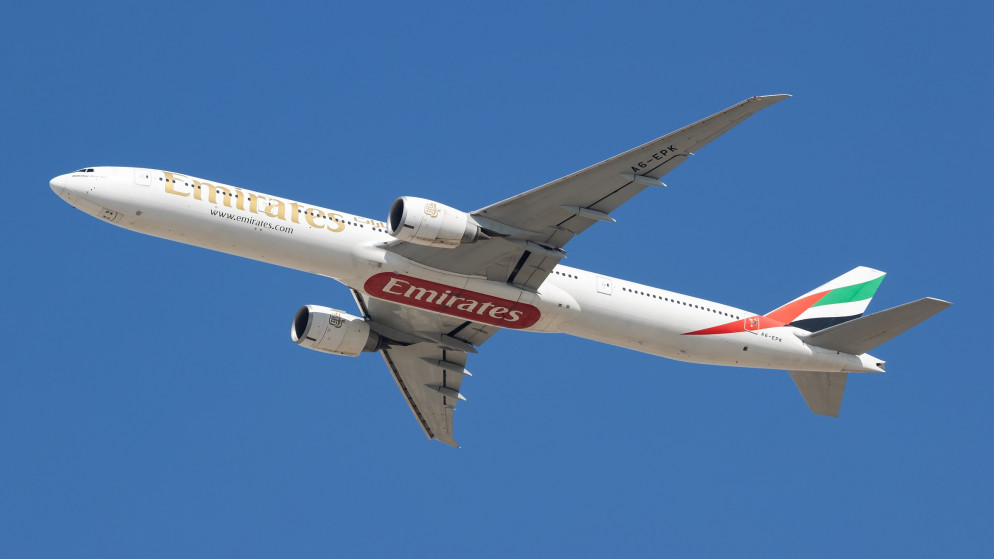 الامارات تتخذ اجراءات احترازية باغلاق جزئي لمجالها الجوي