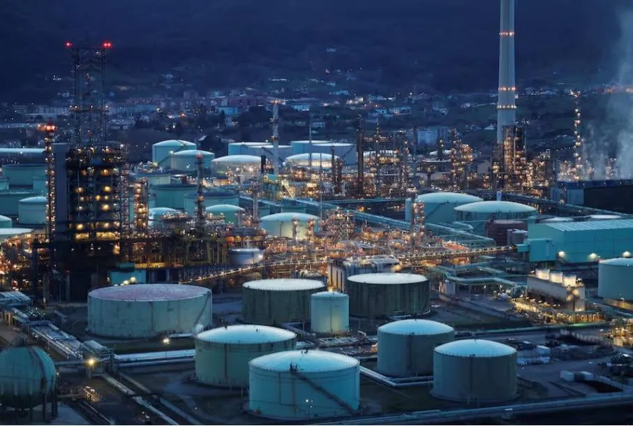 اسبانيا تتحرك لمواجهة نقص الامدادات وتفرج عن ملايين البراميل النفطية