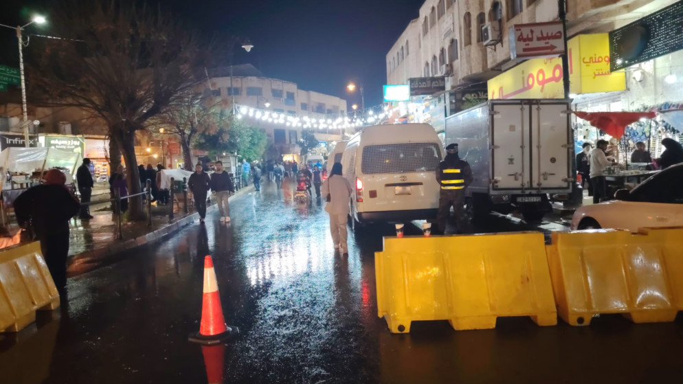 جرش تكثف الرقابة وتنظم حركة المرور في الأسواق استعدادا للعيد