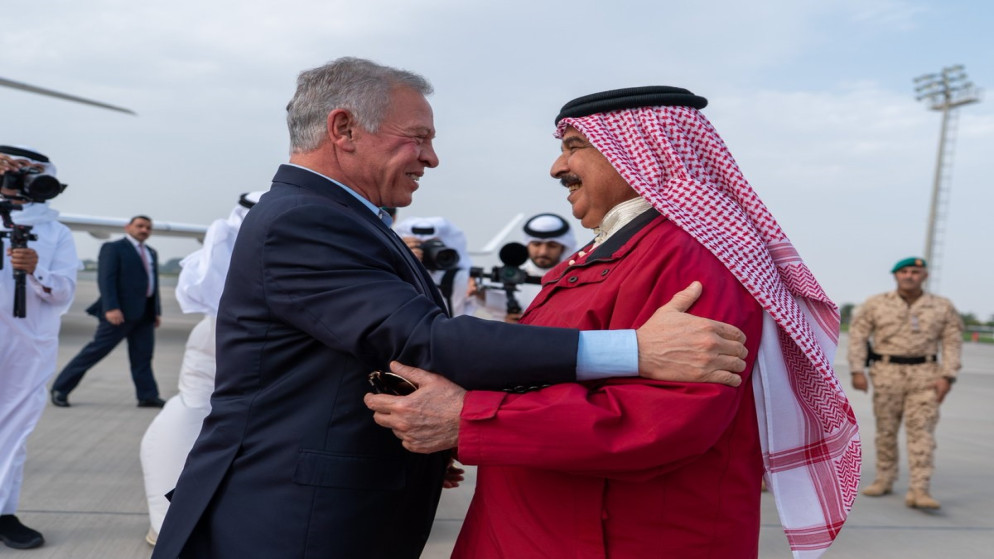 الملك عبدالله الثاني يبحث العلاقات الثنائية في المنامة