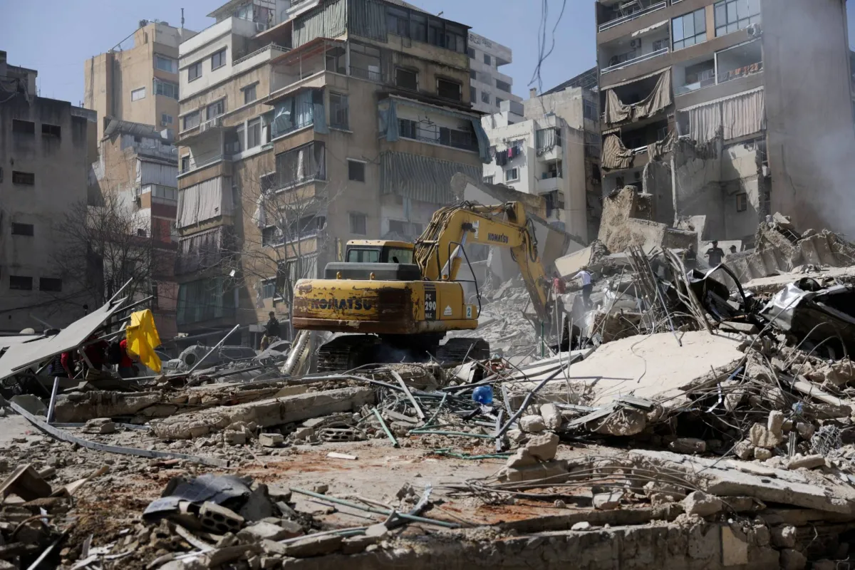 تصعيد جنوب لبنان: اسرائيل تستهدف الليطاني وتقطع طرق الامداد