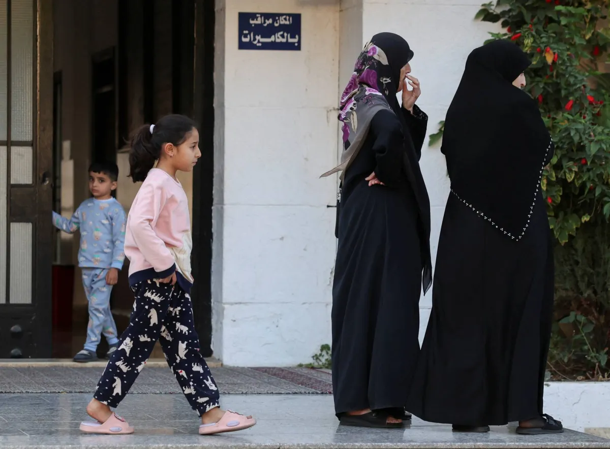 تحذيرات اسرائيلية لسكان صور اللبنانية باخلاء منازلهم