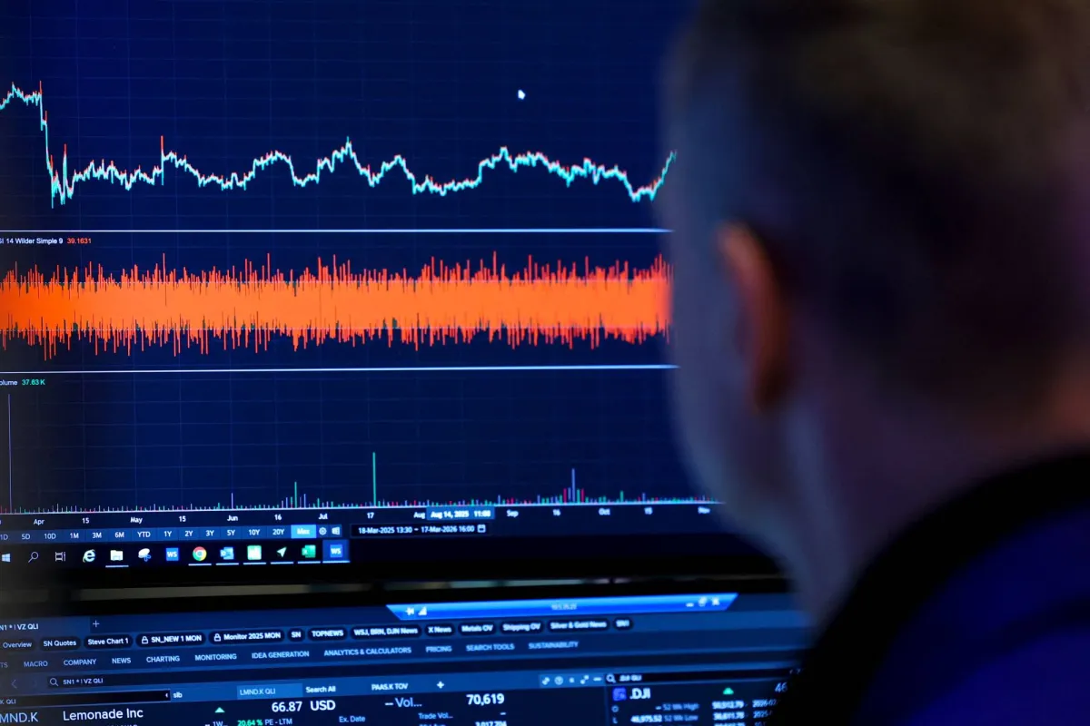 الخزانة الامريكية تشهد ارتفاعا في العوائد وسط تعديلات في توقعات الفائدة