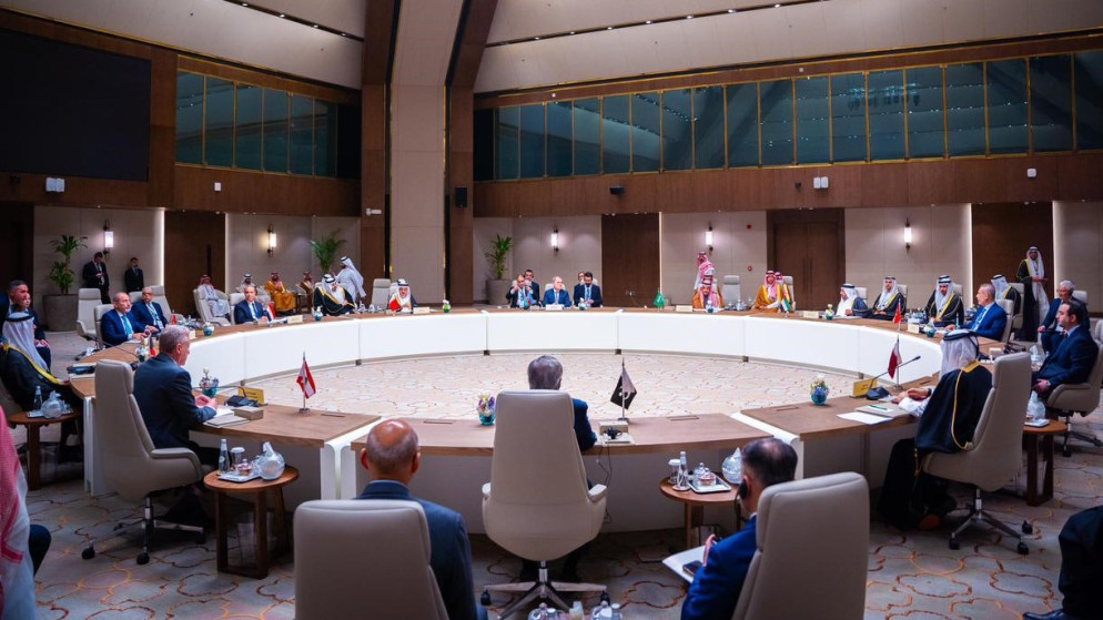 اجتماع الرياض يدين الاعتداءات ويكفل حق الدول بالدفاع