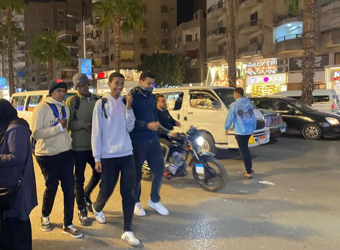 تداعيات اقتصادية: كيف يواجه الوافدون شبح غلاء الأسعار في مصر؟