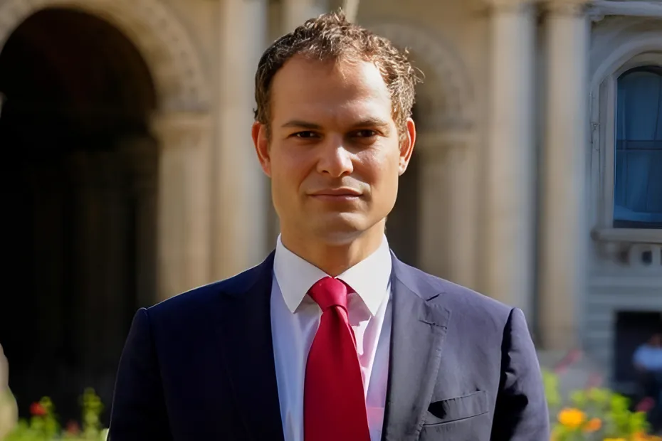 بريطانيا تكثف جهودها لتامين الملاحة في مضيق هرمز