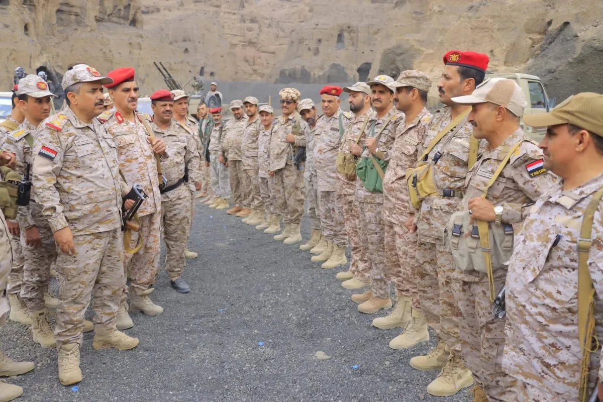 اليمن ترفع الجاهزية القتالية لمواجهة الحوثيين وتحركات في الساحل الغربي