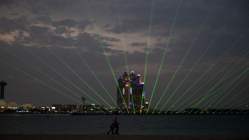 اصابة شخص اثر اعتراض صاروخ باليستي في ابوظبي