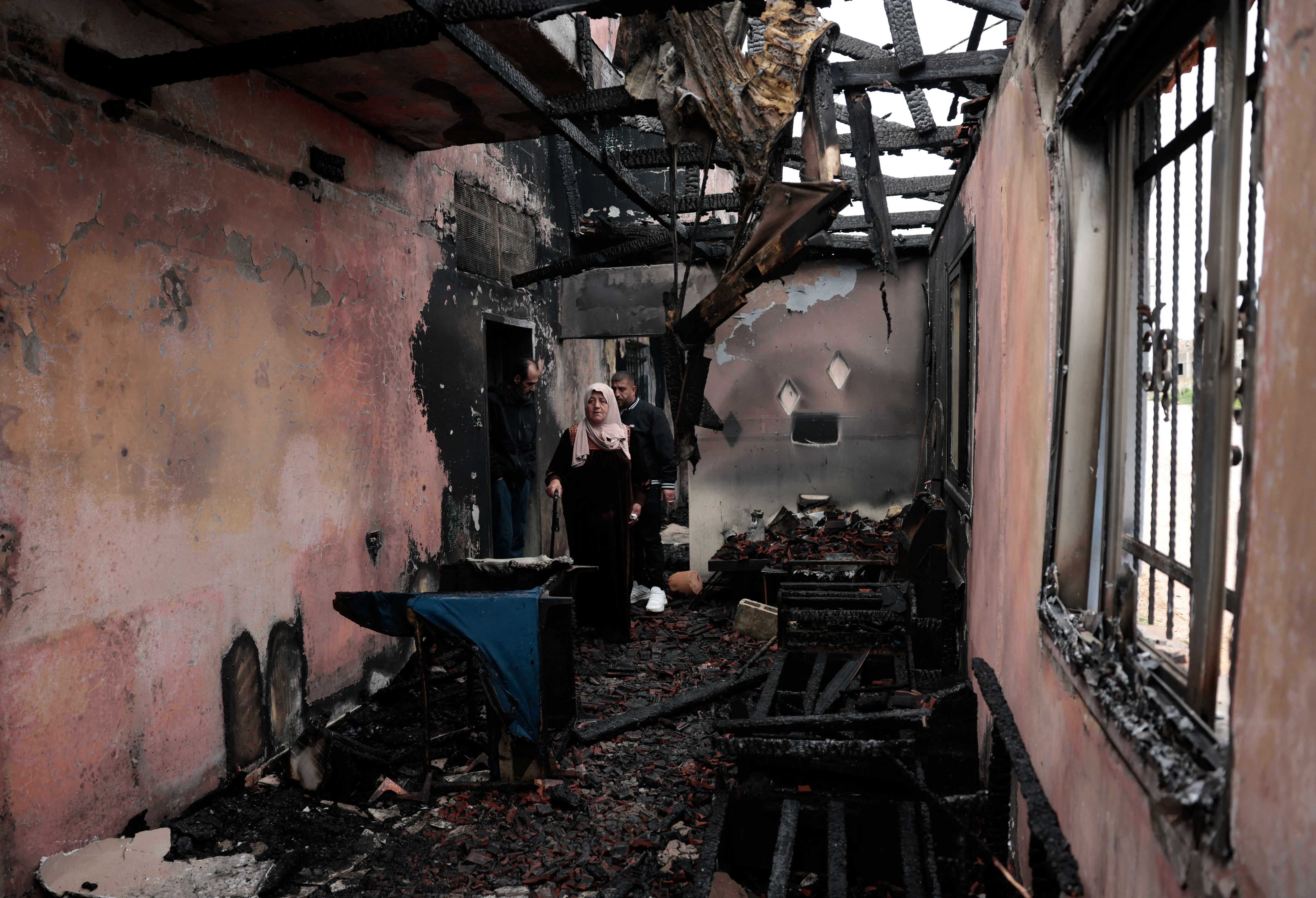 تصاعد التوتر في الضفة: هجمات مستوطنين واقتحامات للاحتلال