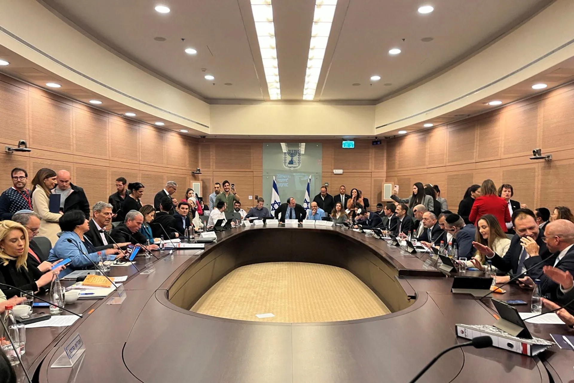 الكنيست الإسرائيلي يضيء الضوء الأخضر لقانون إعدام الأسرى الفلسطينيين بتعديلات مثيرة