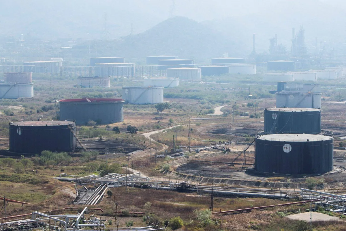 ديون فنزويلية ضخمة لشركة ايني الايطالية تتجاوز المليارات