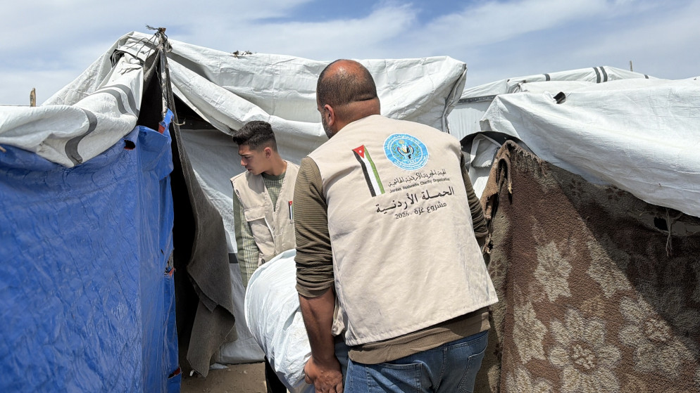 الاردن يواجه برد غزة بخيام للنازحين في خان يونس