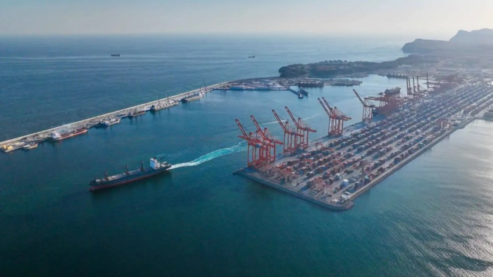 ايران تستهدف سفينة امريكية قرب ميناء صلالة العماني