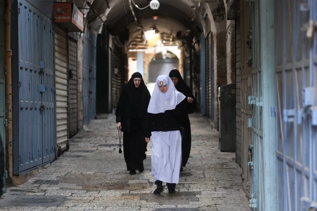 منع بطريرك اللاتين من دخول كنيسة القيامة يثير استياء البطريركية