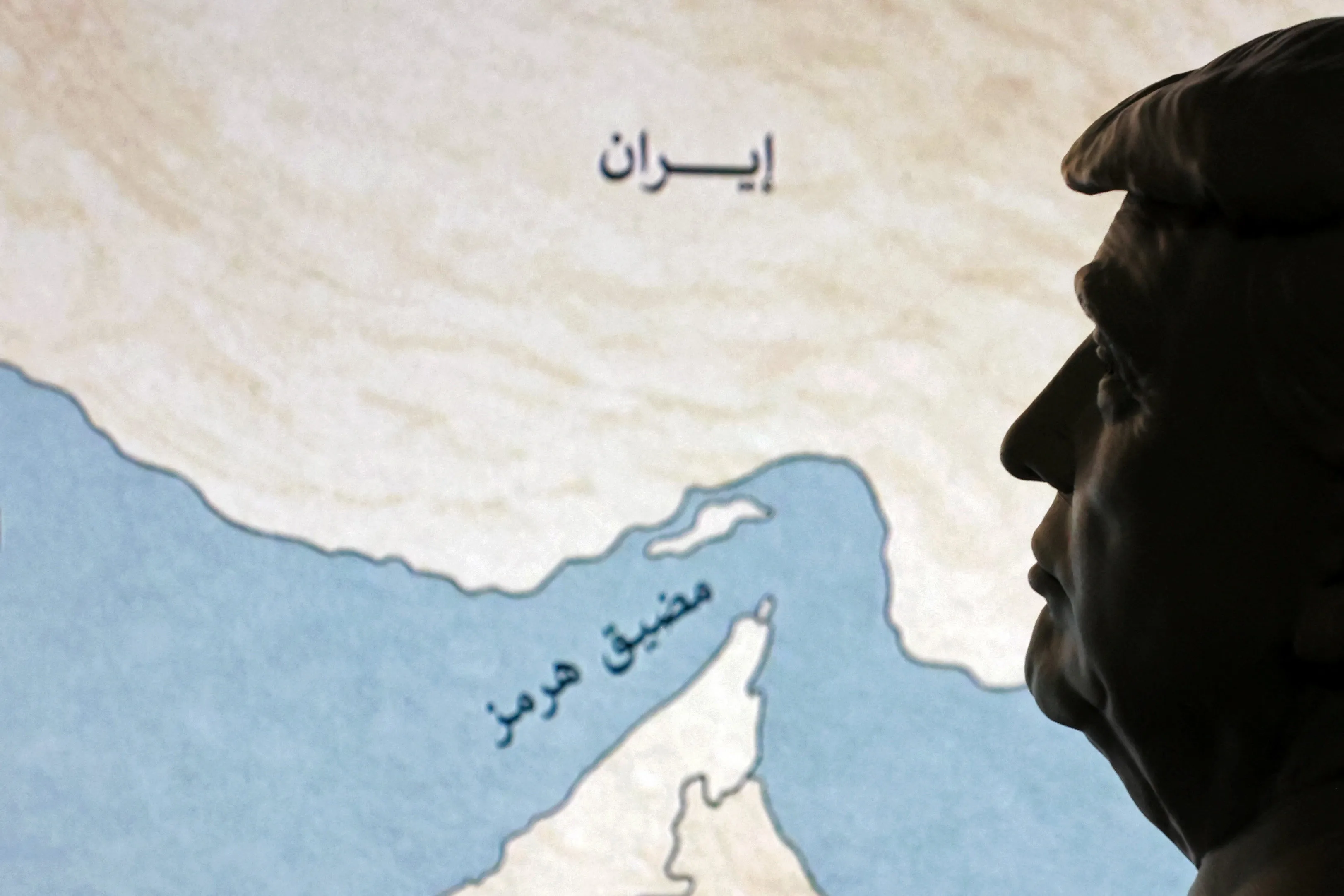 الممرات المائية: شرايين التجارة العالمية تحت المجهر