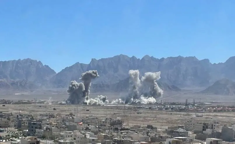 تصاعد التوتر: طهران تحت وطأة القصف وواشنطن تستعد لعمليات محتملة