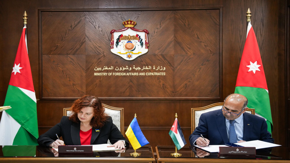 الاردن واوكرانيا يوقعان اتفاقية تسهيل السفر الدبلوماسي