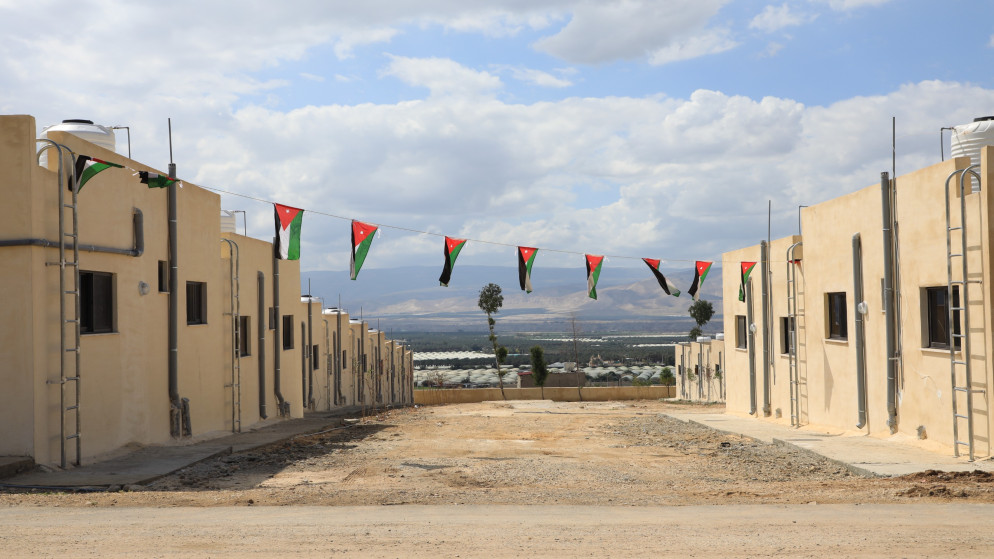 التنمية الاجتماعية تضيء حياة 20 أسرة عفيفة بمساكن جديدة في دير علا