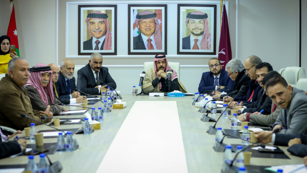 النقل البري يوقف مجموعات واتساب تستخدم للنقل غير المرخص