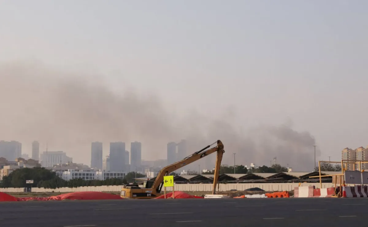 الامارات تتصدى لهجمات صاروخية ومسيرات واصابة اشخاص في دبي