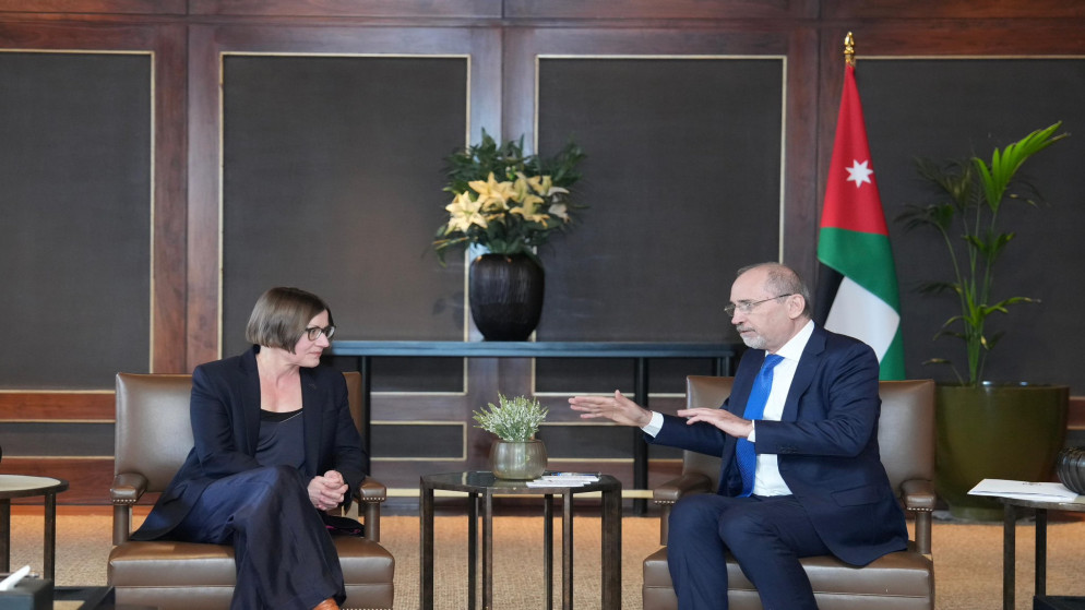 الصفدي يبحث انهاء التصعيد الخطير في المنطقة ويدعو لوقف اطلاق النار في غزة