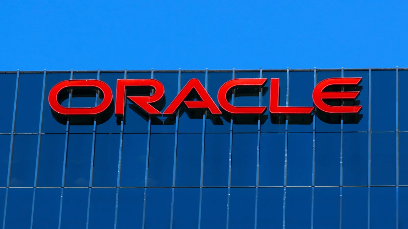 أوراكل تعيد هيكلة قوتها العاملة وسط تحولات الذكاء الاصطناعي