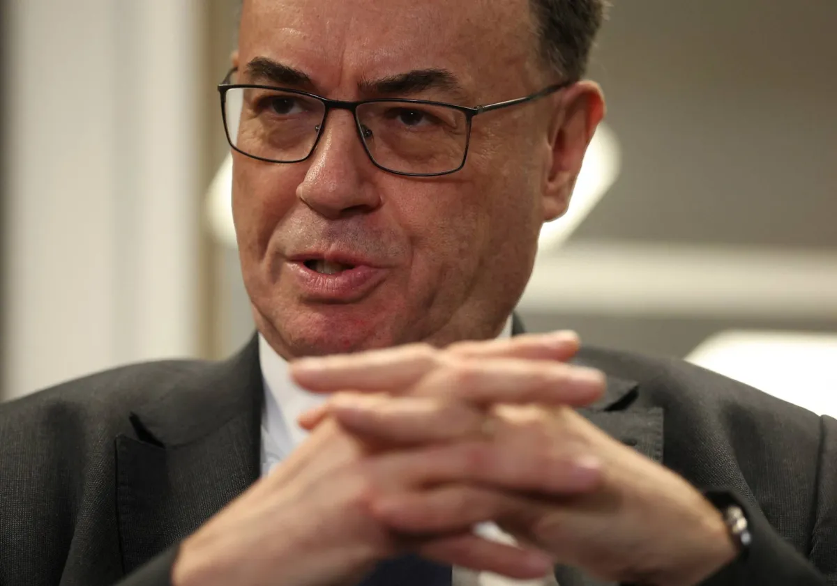 محافظ بنك انجلترا يحذر من تقديرات مبالغة لرفع الفائدة