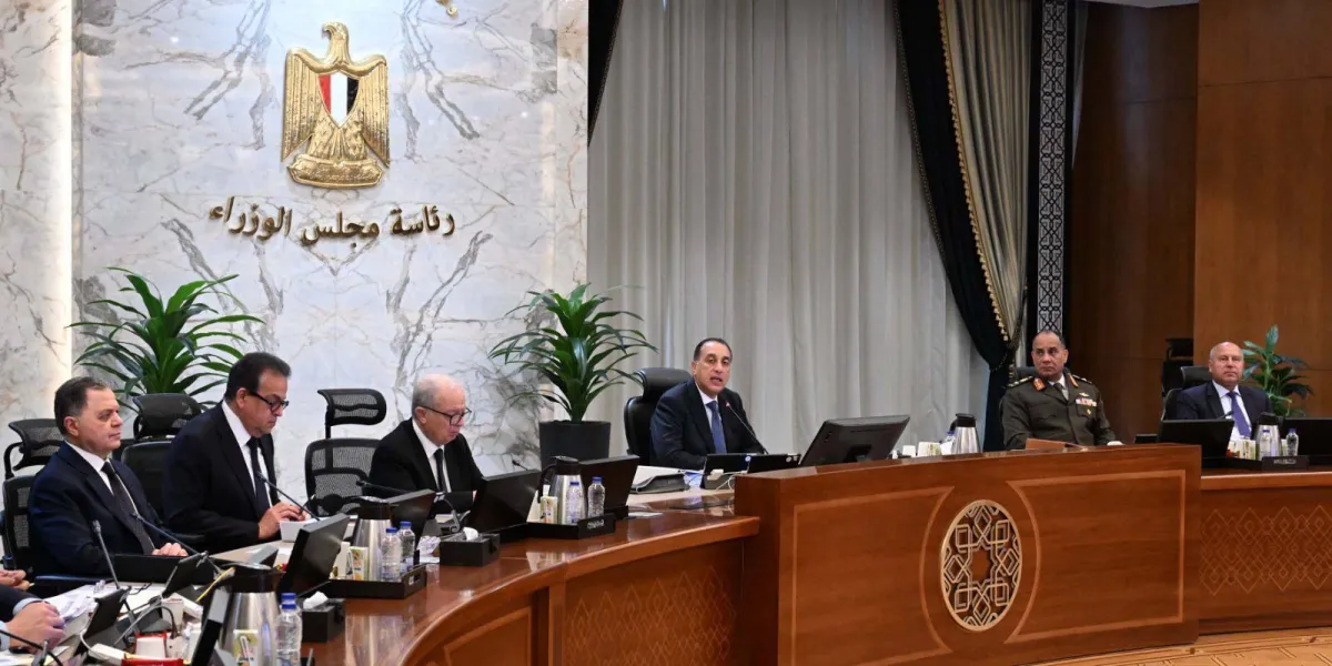 مصر تبحث عن حلول مبتكرة لترشيد الطاقة بديلا عن الاغلاق المبكر