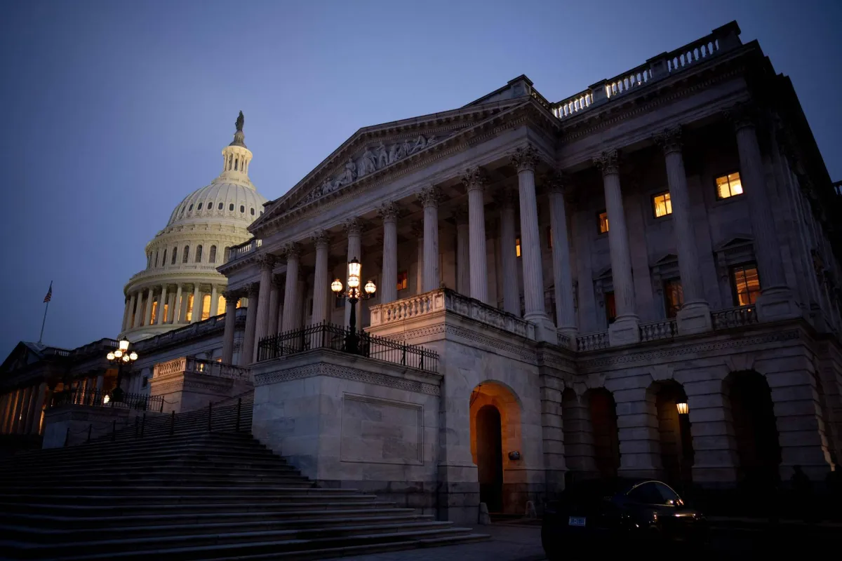 صندوق النقد يحذر من ديون امريكا رغم صمود الاقتصاد