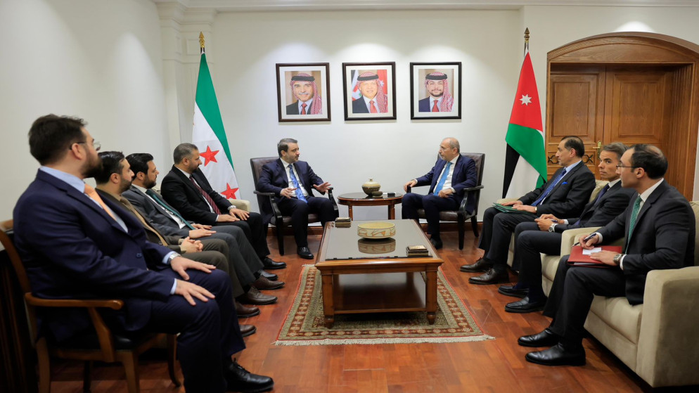 الصفدي ونظيره السوري يؤكدان ضرورة توسيع التعاون في مختلف المجالات