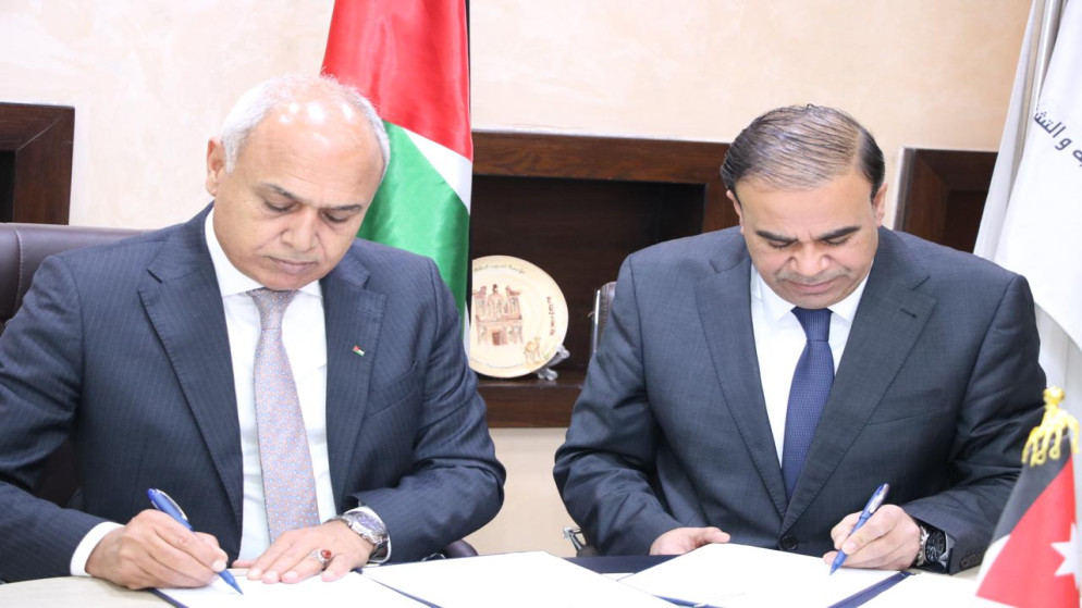 العمل وصندوق التنمية يطلقان قروضا حسنة لدعم مشاريع الخريجين