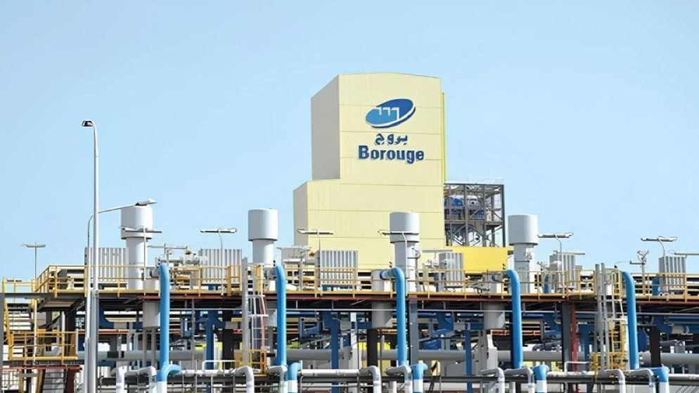 ابوظبي تعلق العمليات في مصنع بتروكيماويات عقب اعتراض جوي