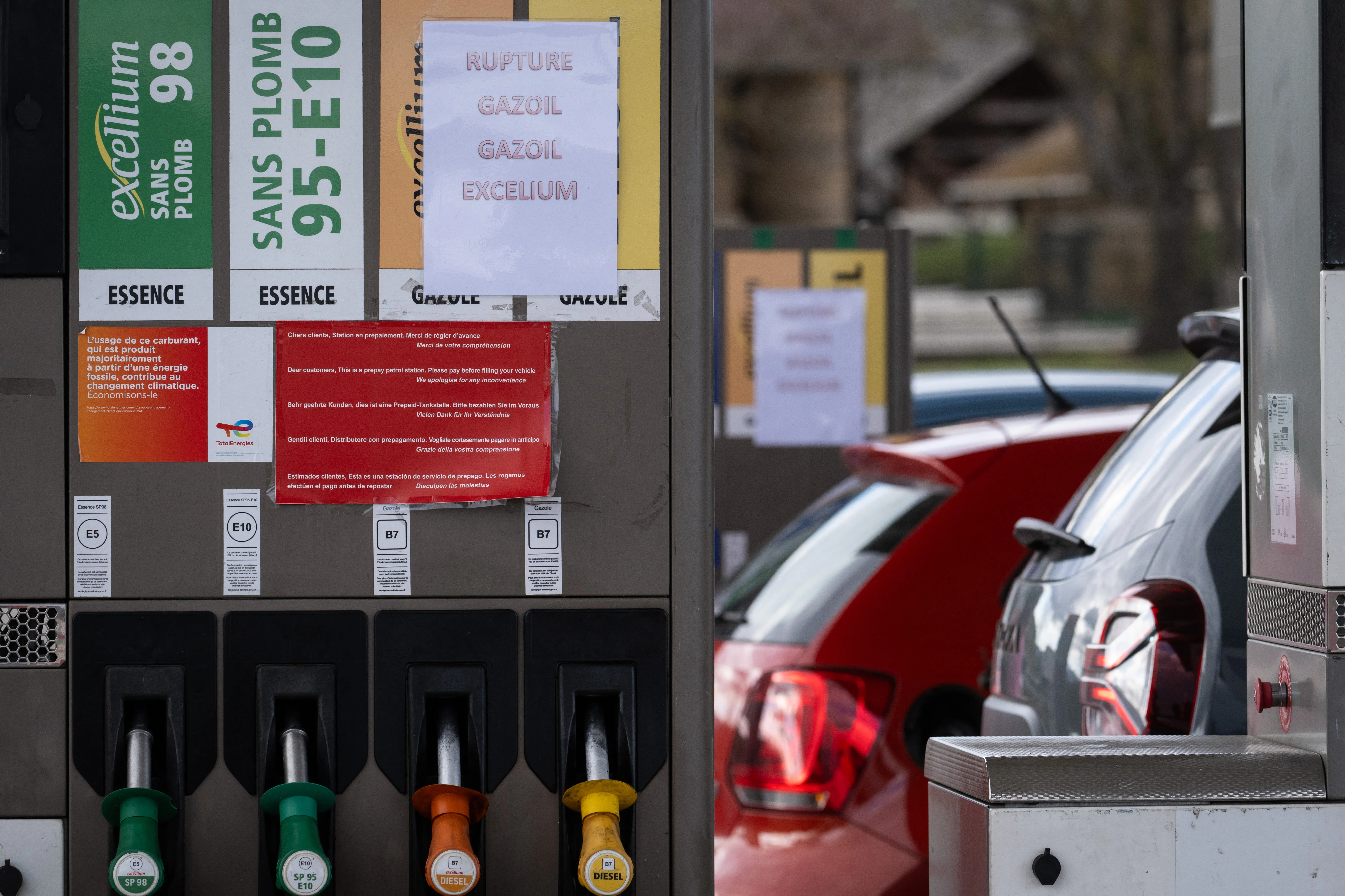 الاقتصاد العالمي في مهب الريح: صدمات متلاحقة وتعاف بطيء