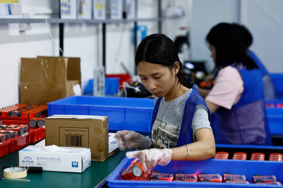 تحديات التجارة العالمية: كيف تتكيف مصانع الصين مع تقلبات السوق؟