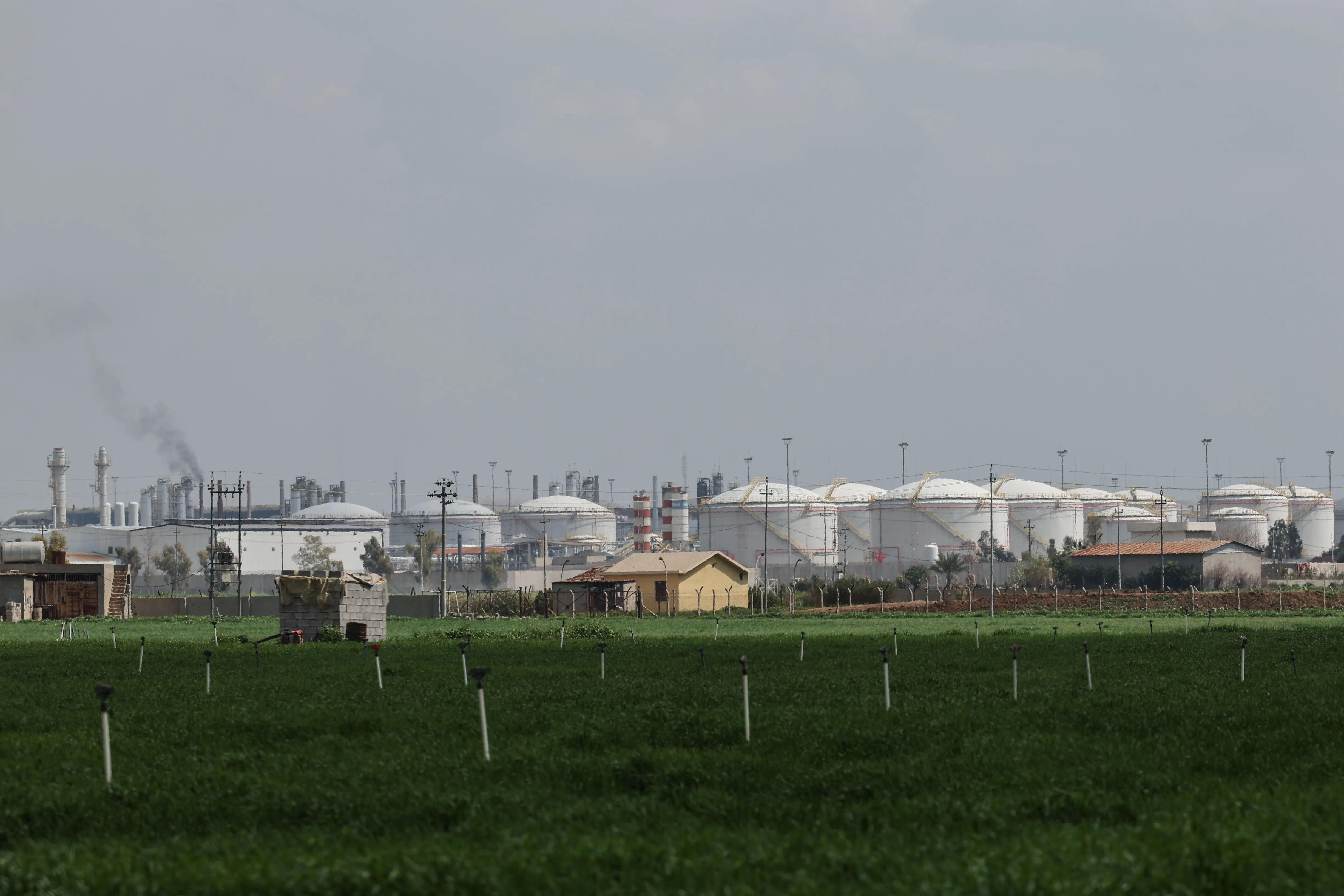 العراق يسرع وتيرة تصدير النفط بعد تسهيلات في مضيق هرمز