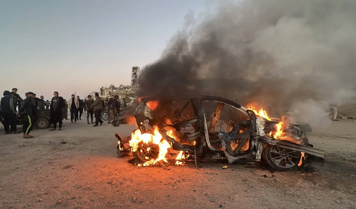 تصعيد في غزة: غارات تودي بحياة صحافي وآخرين