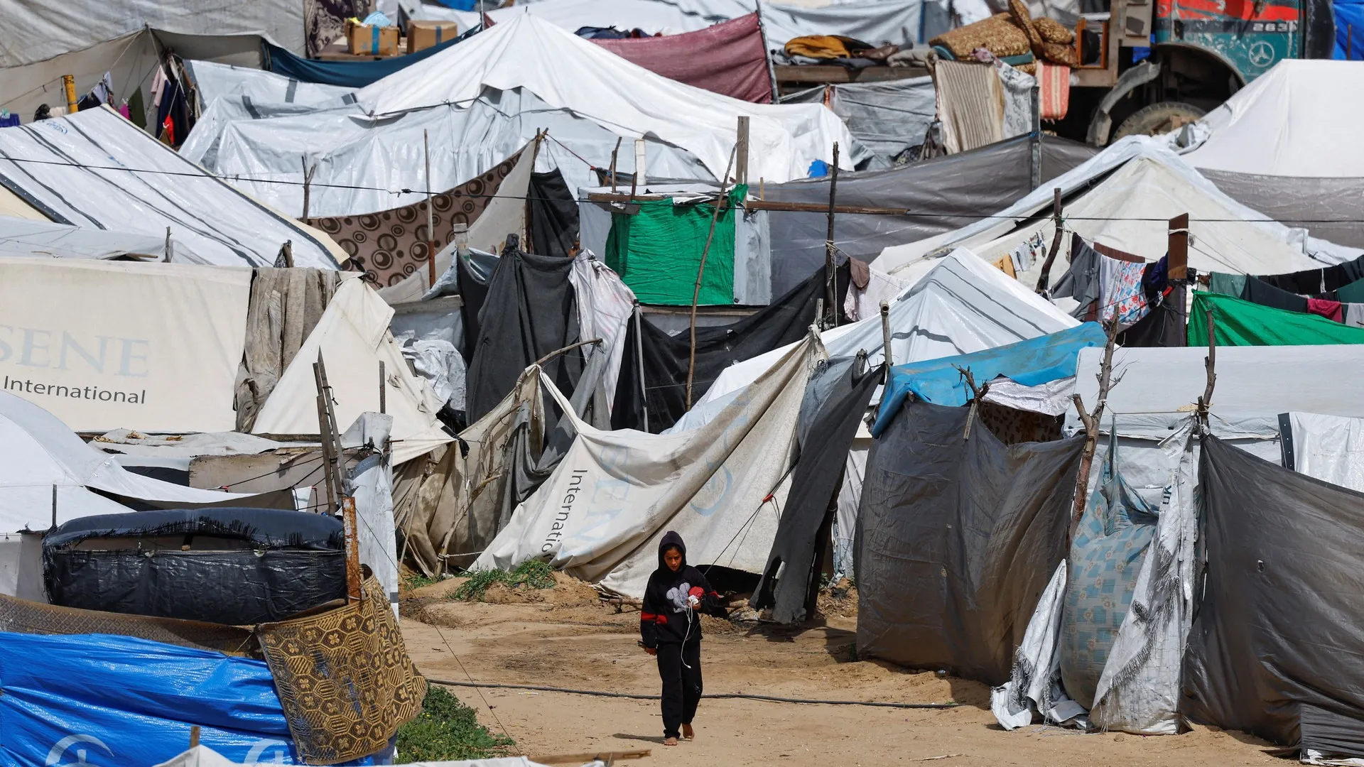 مخيم حلاوة في غزة يفتتح نقطة طبية لمواجهة نقص الخدمات