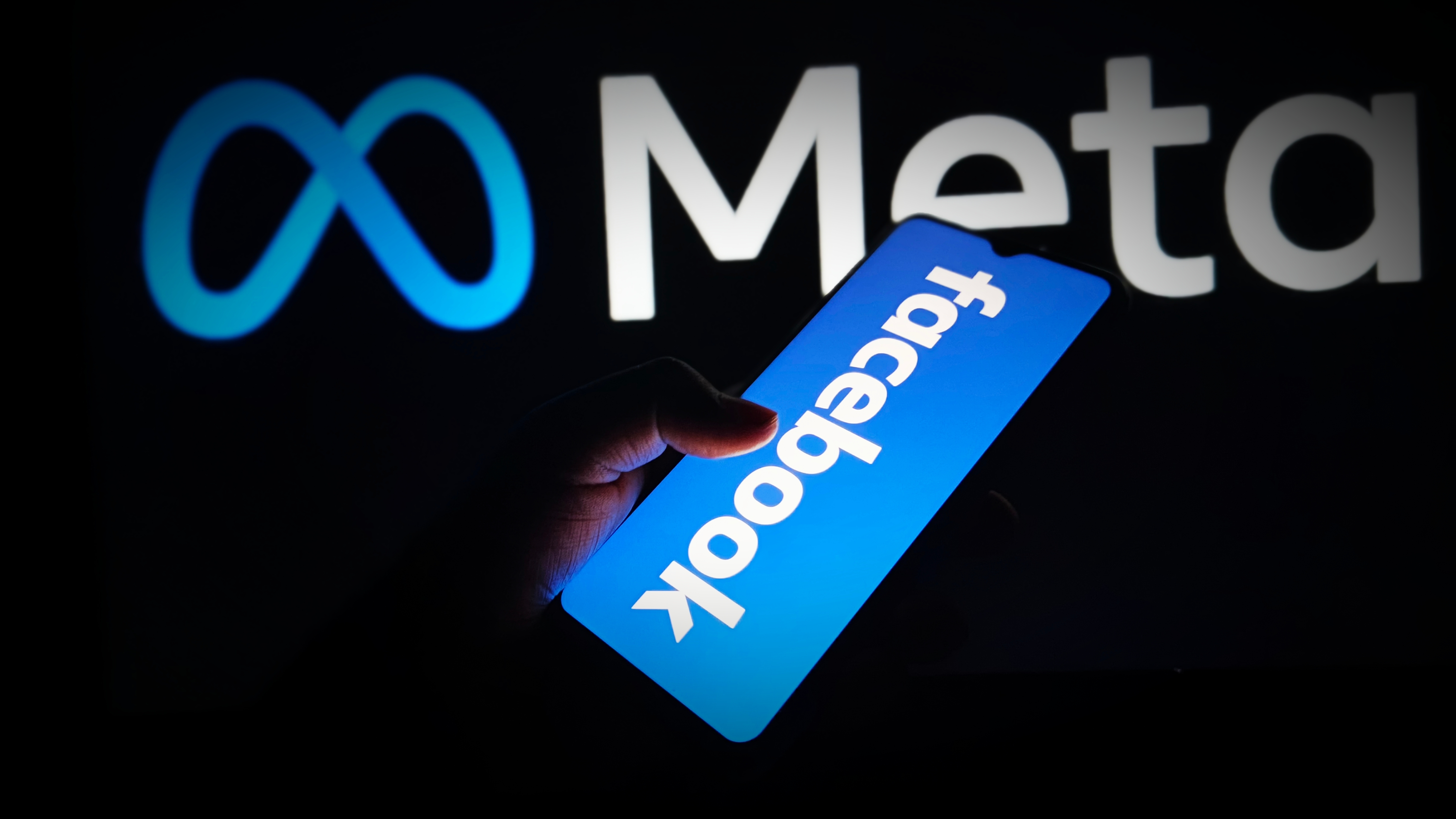 فضيحة جديدة تهز ميتا بعد سرقة 30 ألف صورة خاصة للمستخدمين