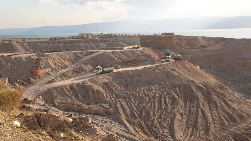 وزير الاشغال يتفقد مشاريع حماية جسور البحر الميت ويعلن عن تقدم ملحوظ