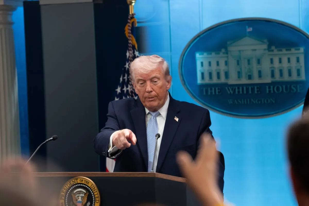 ترمب يلمح الى انفراجة محتملة في العلاقات مع ايران