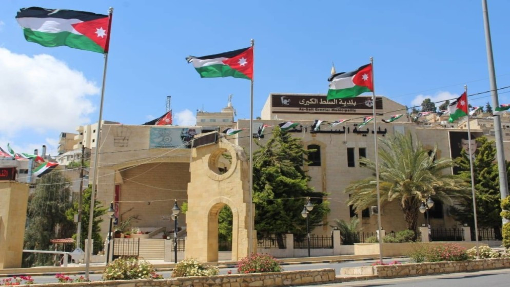 السلط تطلق مشاريع صيانة طرق ب 800 الف دينار