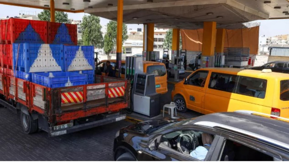 الاقتصاد الفلسطيني يكشف ارتفاع اسعار السولار وتدابير لتعزيز مخزون الطاقة