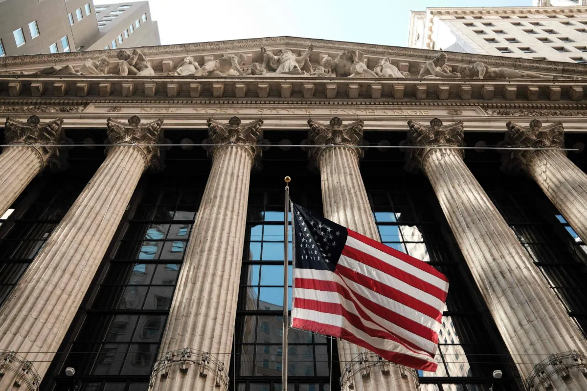 تراجع العقود الآجلة للأسهم الأمريكية وسط ترقب لبيانات التضخم