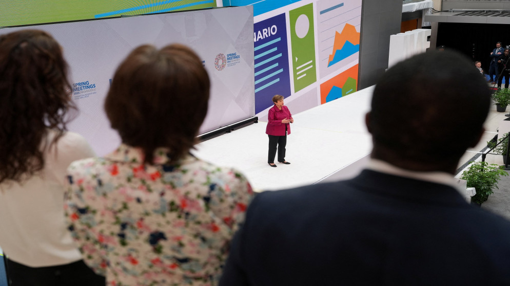 صندوق النقد والبنك الدولي يحذران من تبعات الحرب وتخفيض توقعات النمو